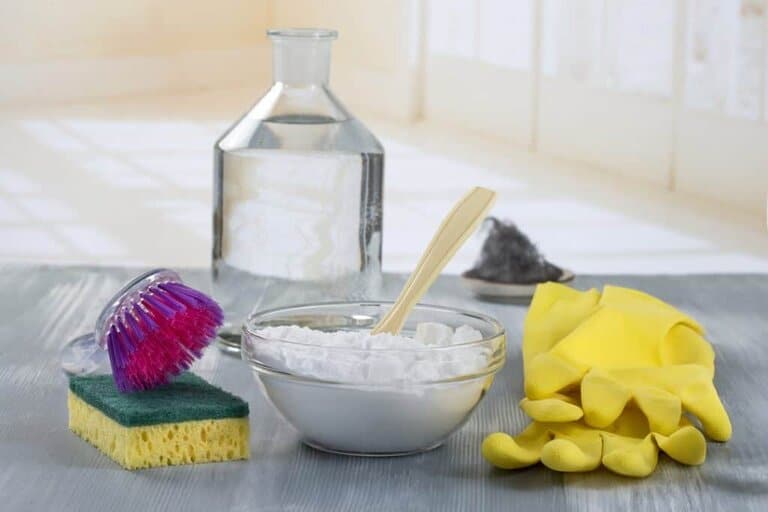 Use Vinegar and Bicarbonate to remove rust from linoleum