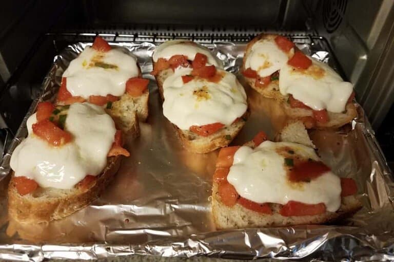 can i put foil in a toaster oven