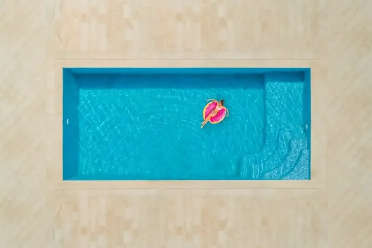how to keep a pool clean without a pump
