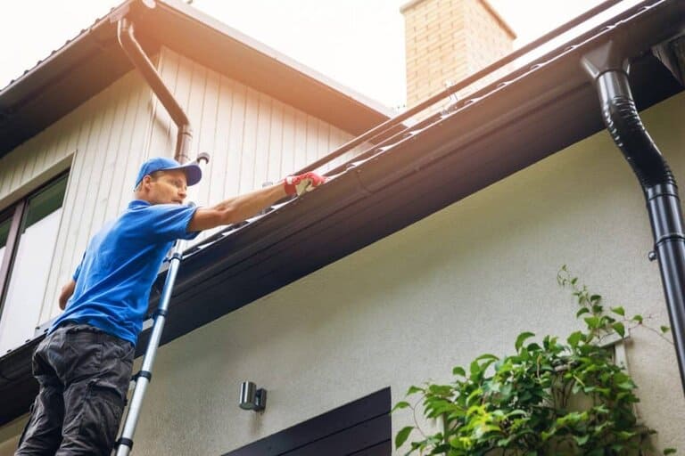 how to remove black streaks from gutters