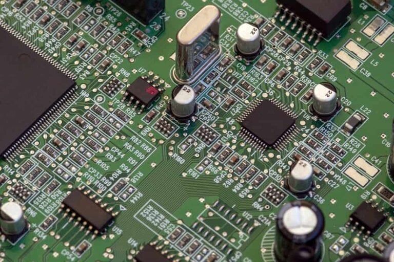 solution to clean computer parts