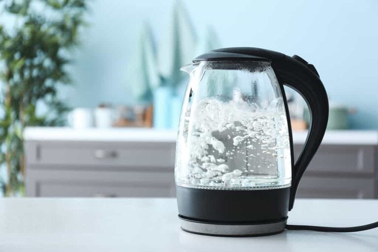 use boiling water to clear a blocked drain