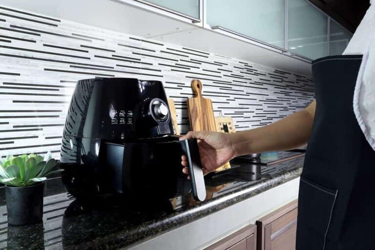 can you put a glass bowl in an air fryer