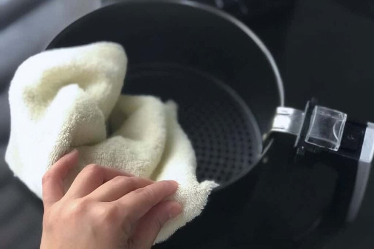 cleaning air fryer