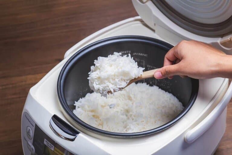 cooking rice in cooker