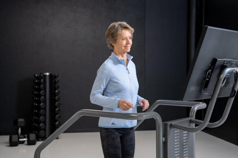 Dividat Neurogym performance assessment screen showing cognitive tracking data