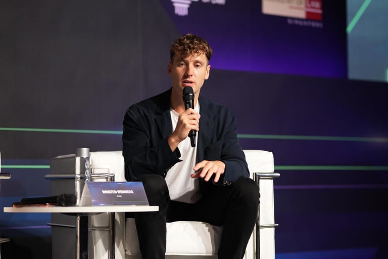 Harvey’s CEO says junior lawyers still matter in the AI era