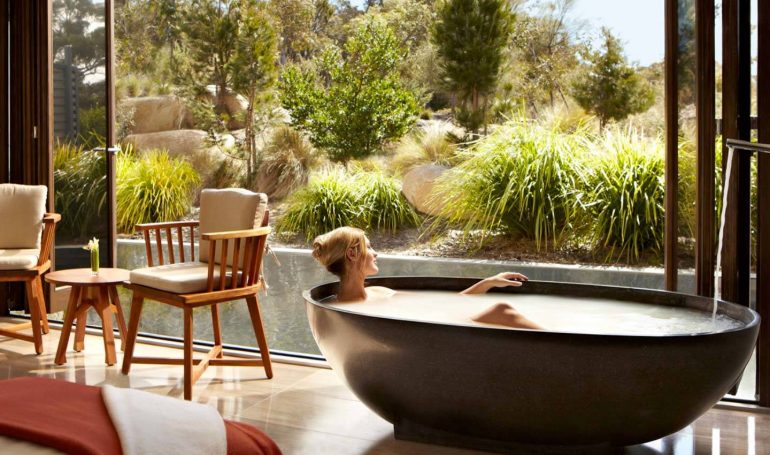 saffire freycinet spa bath 770x455