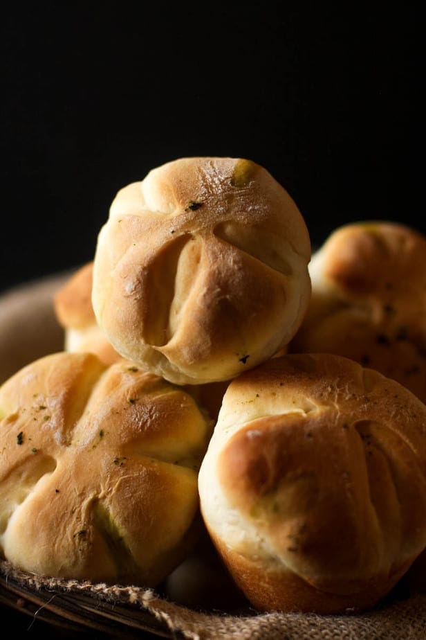 Clover leaf rolls