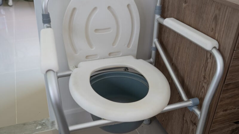 Reasons People With Limited Mobility Should Use Commode Chairs