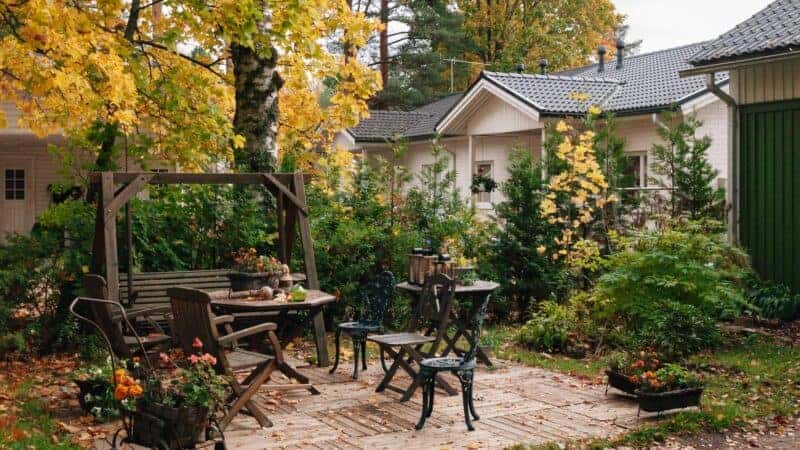 6 Ways To Create An Inviting & Comfortable Space In Your Backyard