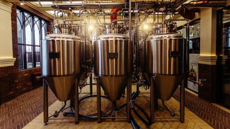 What to Expect at a Microbrewery: 5 Things First-Time Visitors Should Know