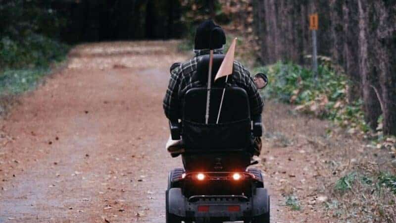 Choosing The Best Mobility Device for Your Elderly Parent’s Needs