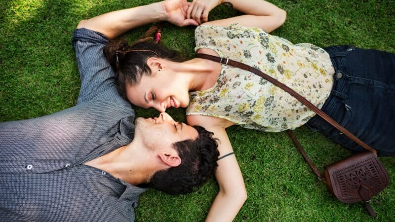 How Couples Can Build Emotional Intimacy Through Simple Wellness Rituals
