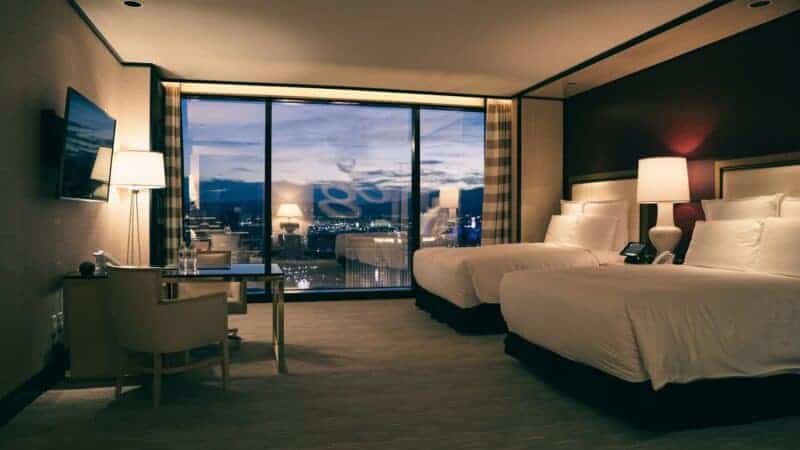 7 Reasons to Join a Hotel Loyalty Program This Year