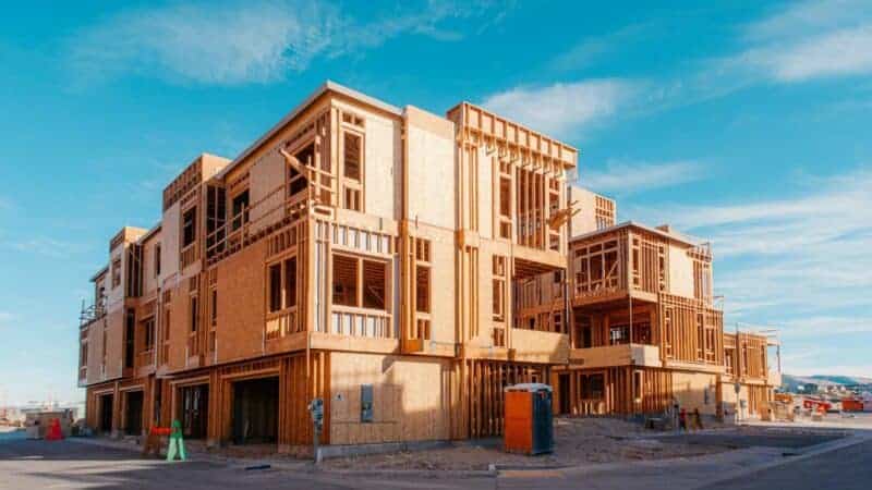 How Arizona Contractors Manage Insurance Coverage for High-Risk Construction Projects