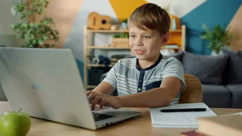 Is a Roblox Course for Kids the Best Way to Learn Coding?