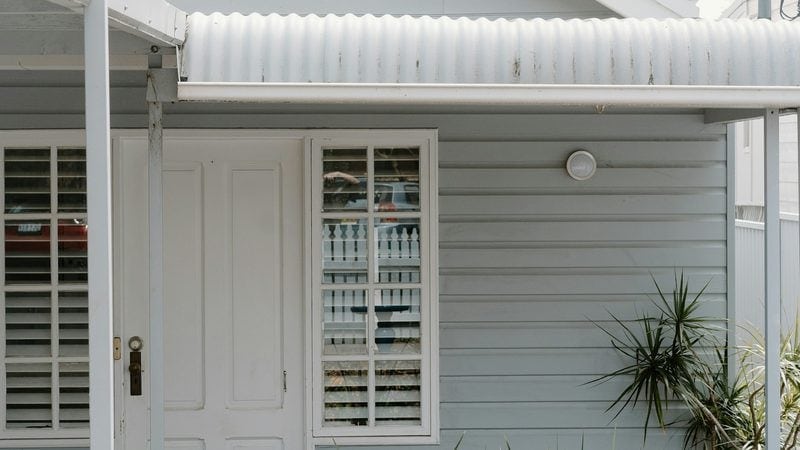 Why Selling Privately Saves Homeowners Significant Money