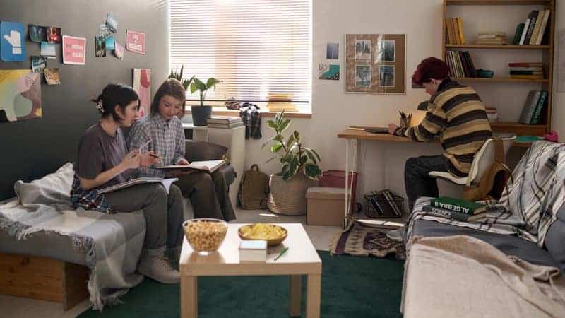 How to Create a Cozy Uni Dorm Room Space