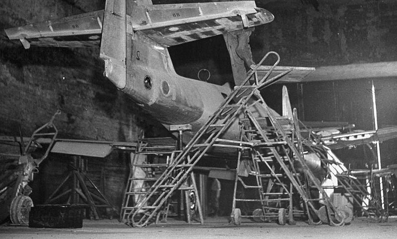 De Messerschmitt Me 262 werd geproduceerd in ondergrondse tunnels, beschermd tegen geallieerde bombardementen tijdens de Tweede Wereldoorlog.