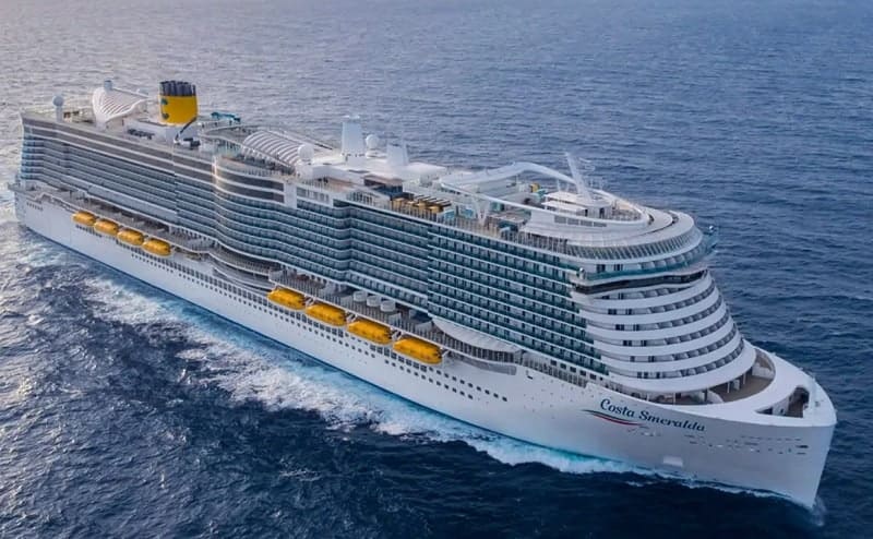 Costa Smeralda Kreuzfahrtschiff von oben