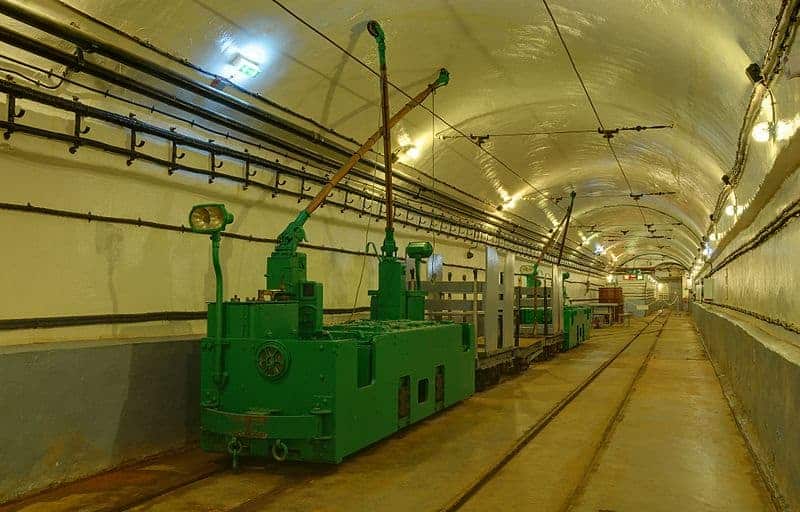 Ondergronds spoor in de Maginotlinie dat bunkers verbond, aangelegd voor bevoorrading en troepenverplaatsing.