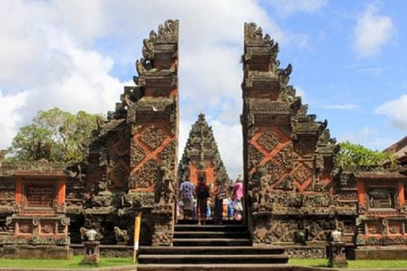 Batuan temple Top Bali Trip