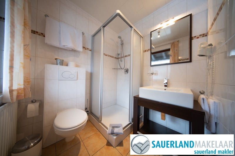 Badezimmer Hotelzimmer für zwei