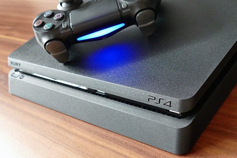 Videoconsola Play Station 4 con mando