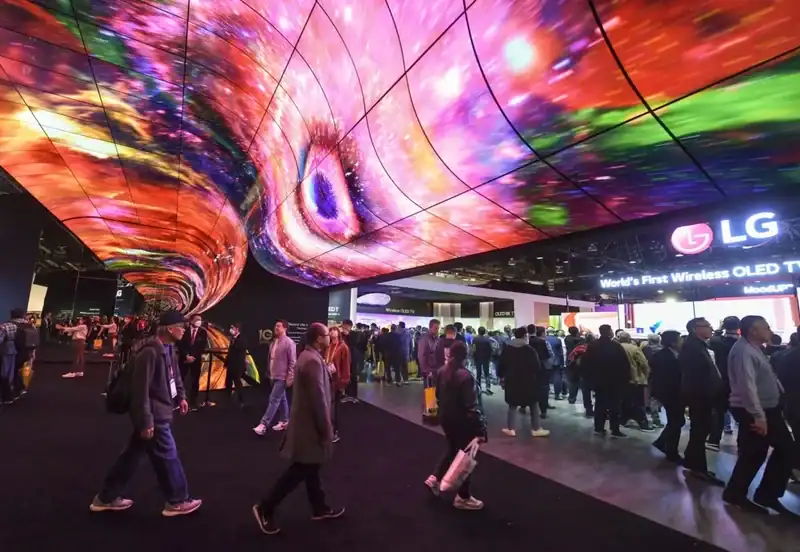 trade-show-av-rentals-purple-exhibits.webp