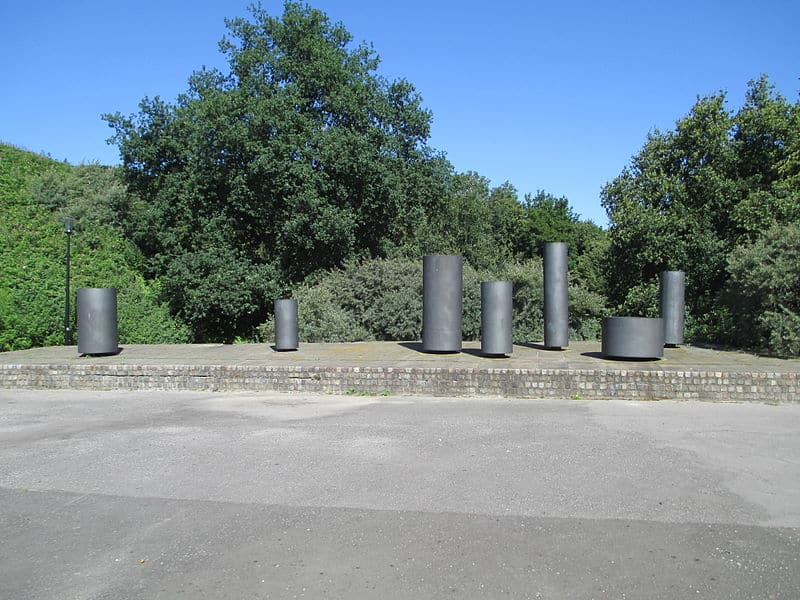 Westerplatte herdenkingsplaats - Zeven fakkels, onderdeel van het Westerplatte-monument, ter ere van de Poolse verdedigers.