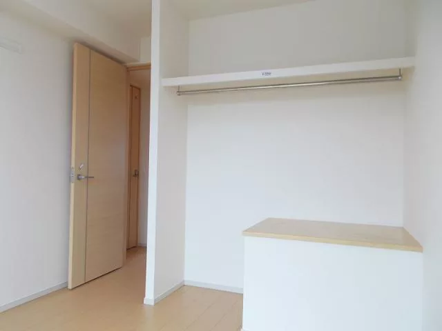 洋室(北5.4畳)収納