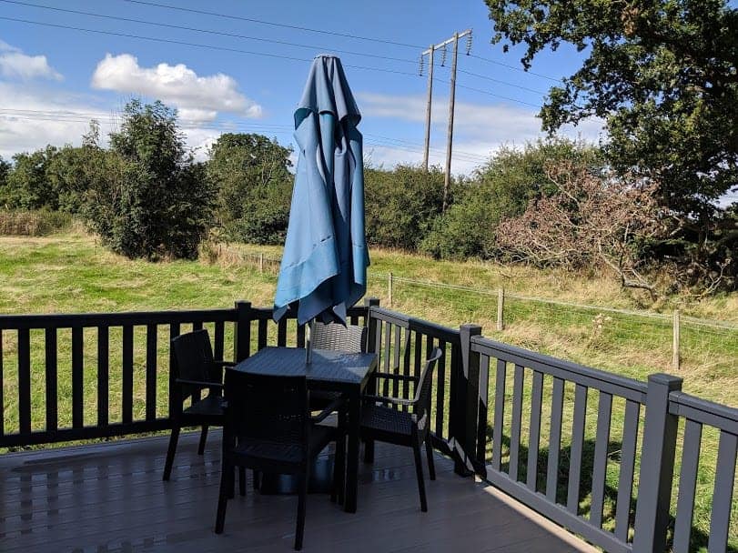 Outside seating at glamping at Moreton-in-Marsh