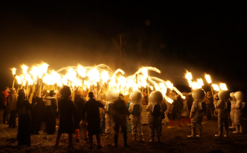 Fêtes et festivals du monde : où voyager pour découvrir les traditions locales ?