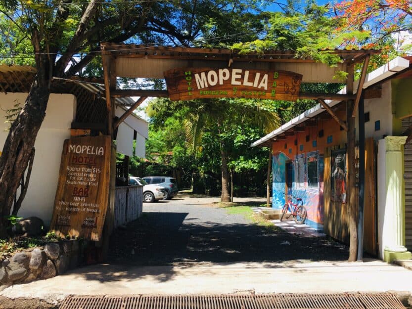 Hotel Mopelia in El Tunco Hotel Mopelia in El Tunco