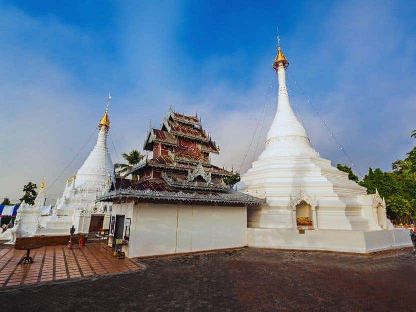 Wat Phra That Doi Kongmu Temple in Pai, Thailand The bright white Wat Phra That Doi Kongmu Temple in Pai, Thailand