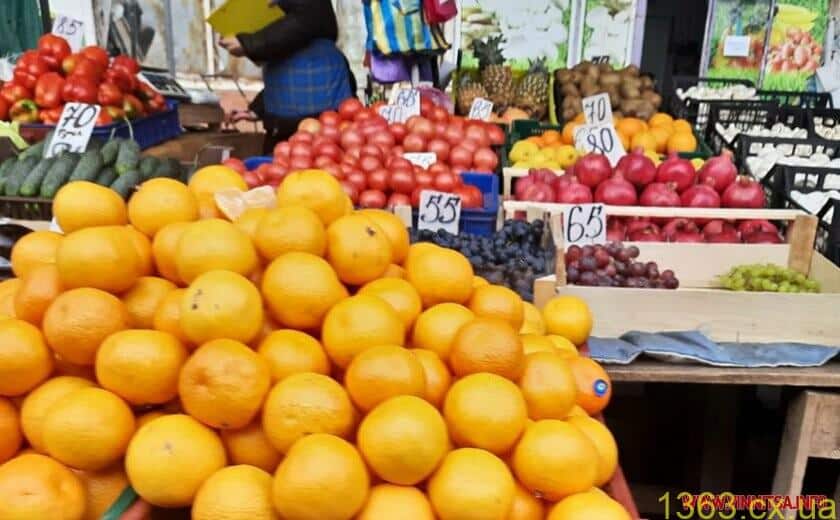 Ціни «кусаються», а їсти треба: які продукти та скільки коштують на ринках Вінниці Ціни «кусаються», а їсти треба: які продукти та скільки коштують на ринках Вінниці