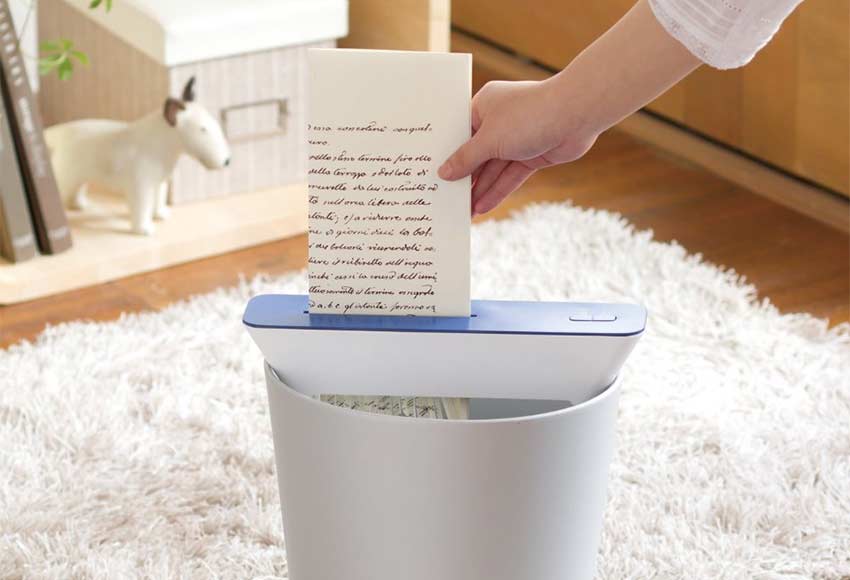 paper-shredder-without-wastebasket-on-trash-can