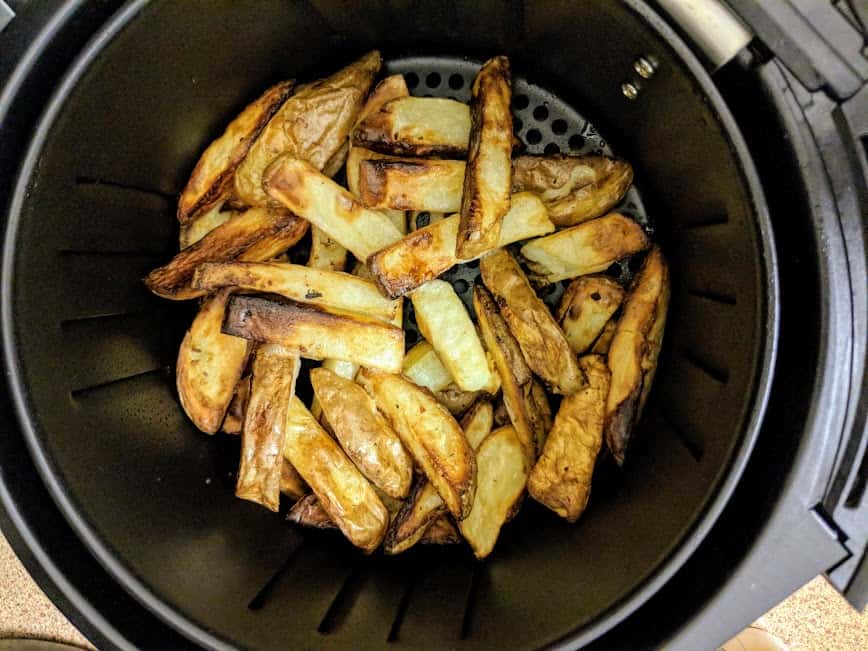 Cooked chips in Von Shef digital air fryer