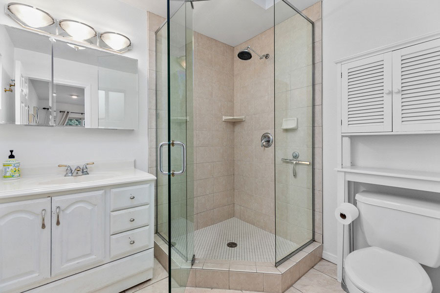 2344 Commonwealth Ave - Ensuite Bathroom with Standing Shower