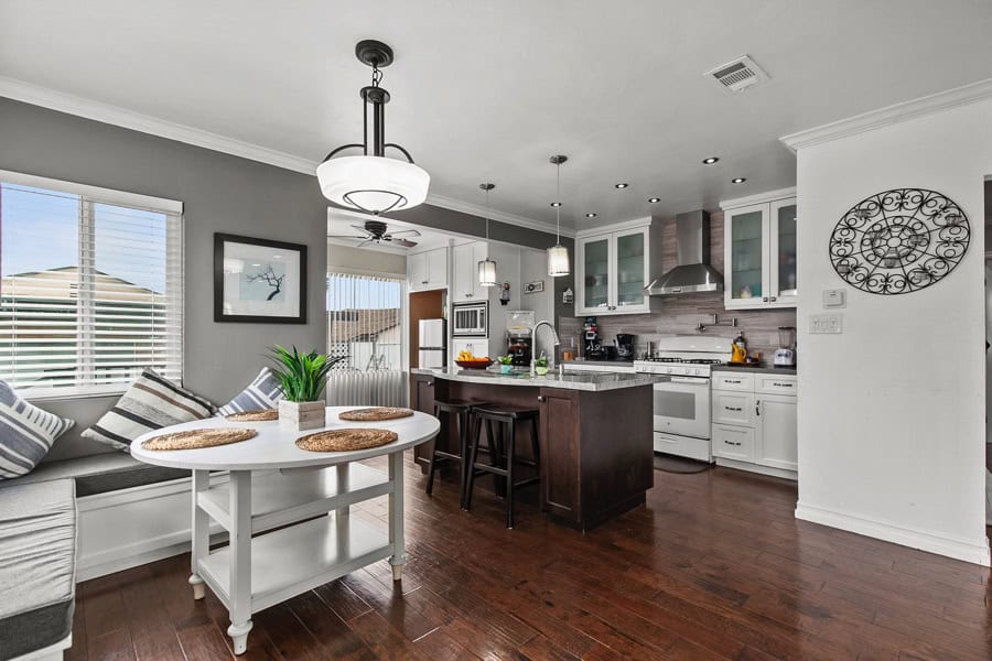 2632 Boundary St - Dining Area and Kitchen