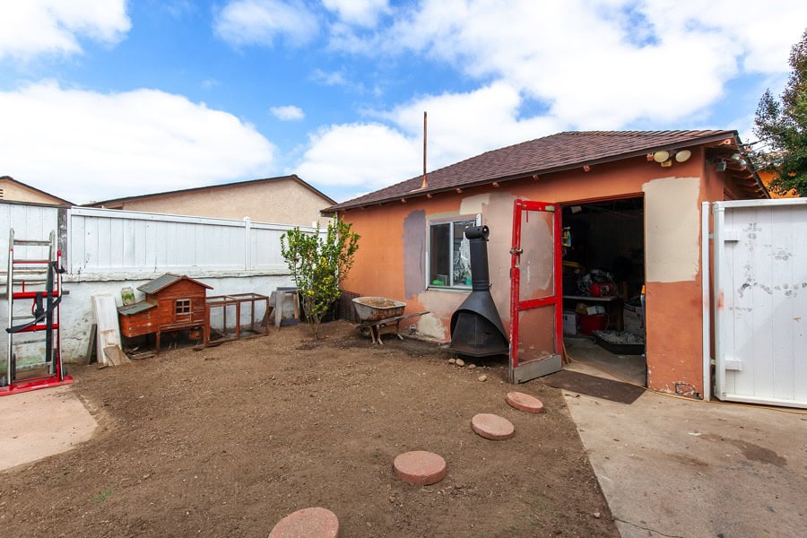2632 Boundary St - Garage Area