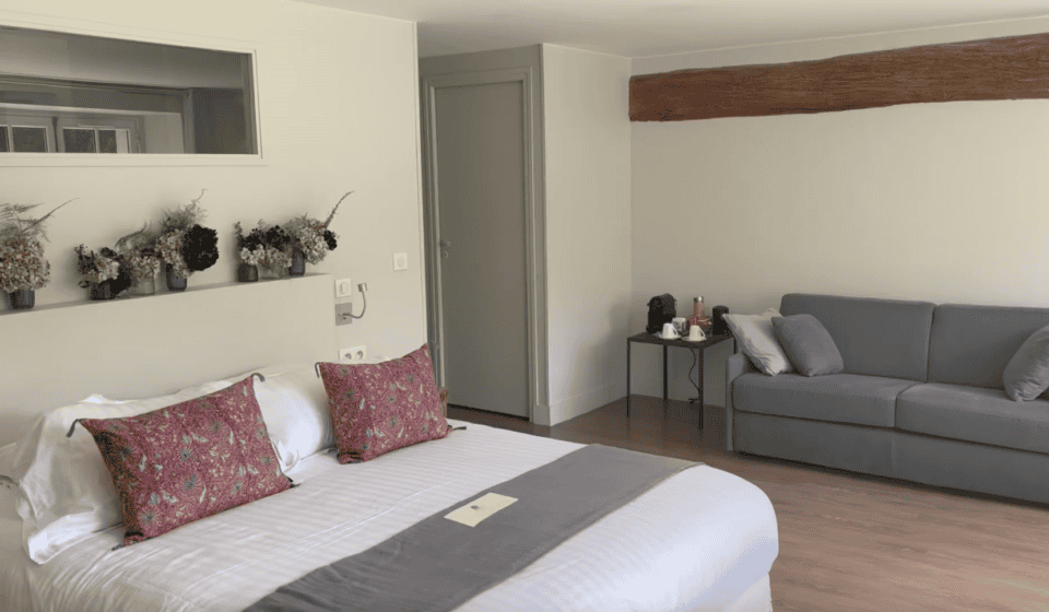 chambre avec canapé