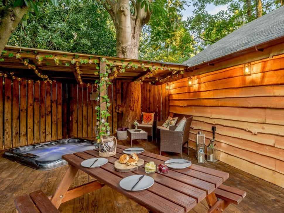 8 Best Places to Go Glamping in the New Forest 2024 The Wanderlust Within