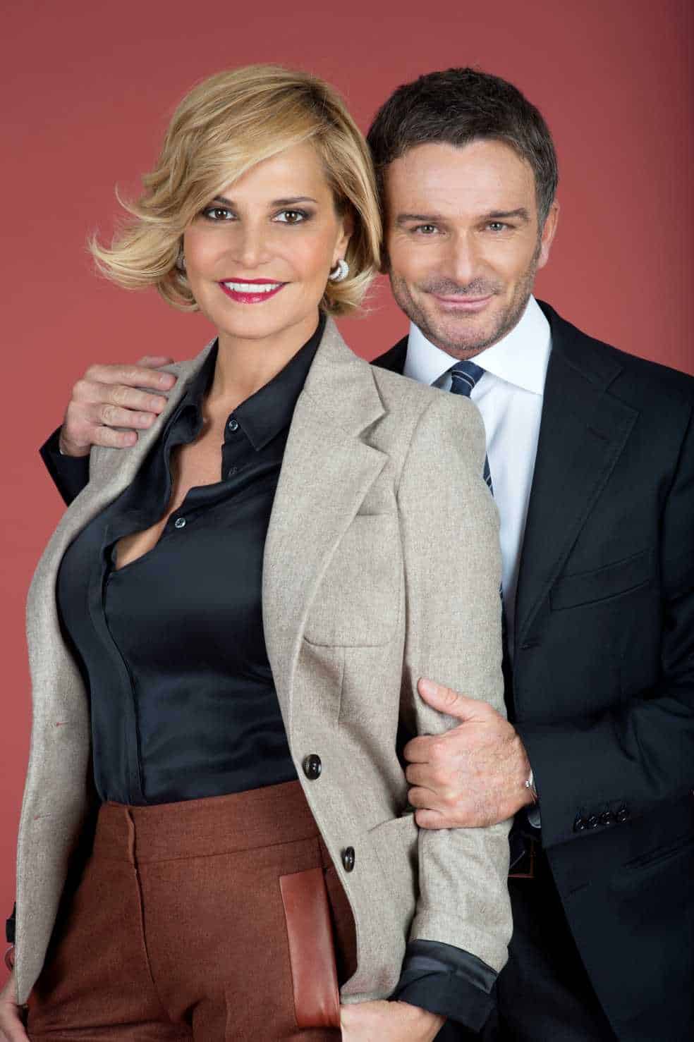 Simona Ventura presenta lo show domenicale di Cielo, con i collegamenti dagli stadi e i gol della Serie A in anteprima esclusiva: "Cielo che Gol!" | Digitale terrestre: Dtti.it