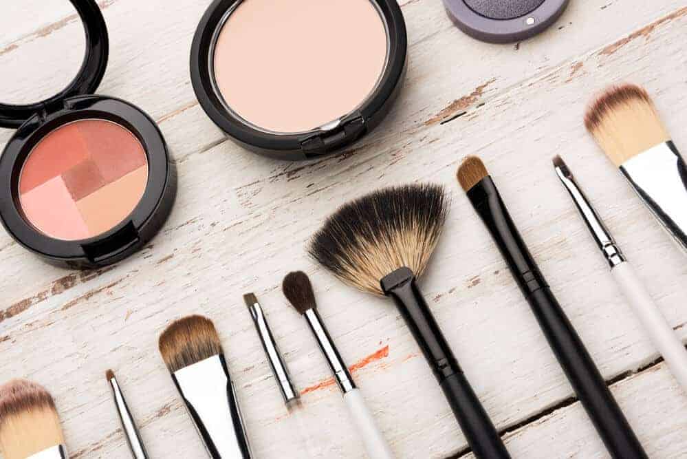 How To Get That Perfect Sultry Makeup look  - base