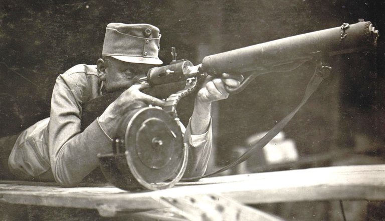 Maschinengewehr des Standschützen Hellriegel