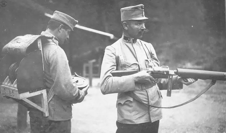Maschinengewehr des Standschützen Hellriegel