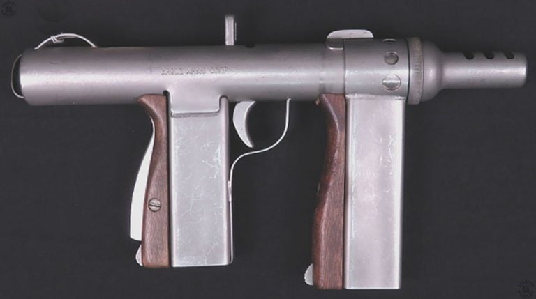 Submachine gun. 1985.0770.01.