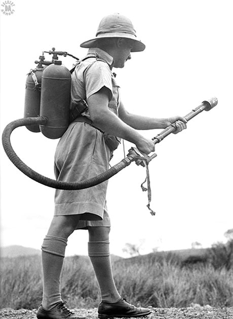 11-04 Type 100 Flamethrower - 04